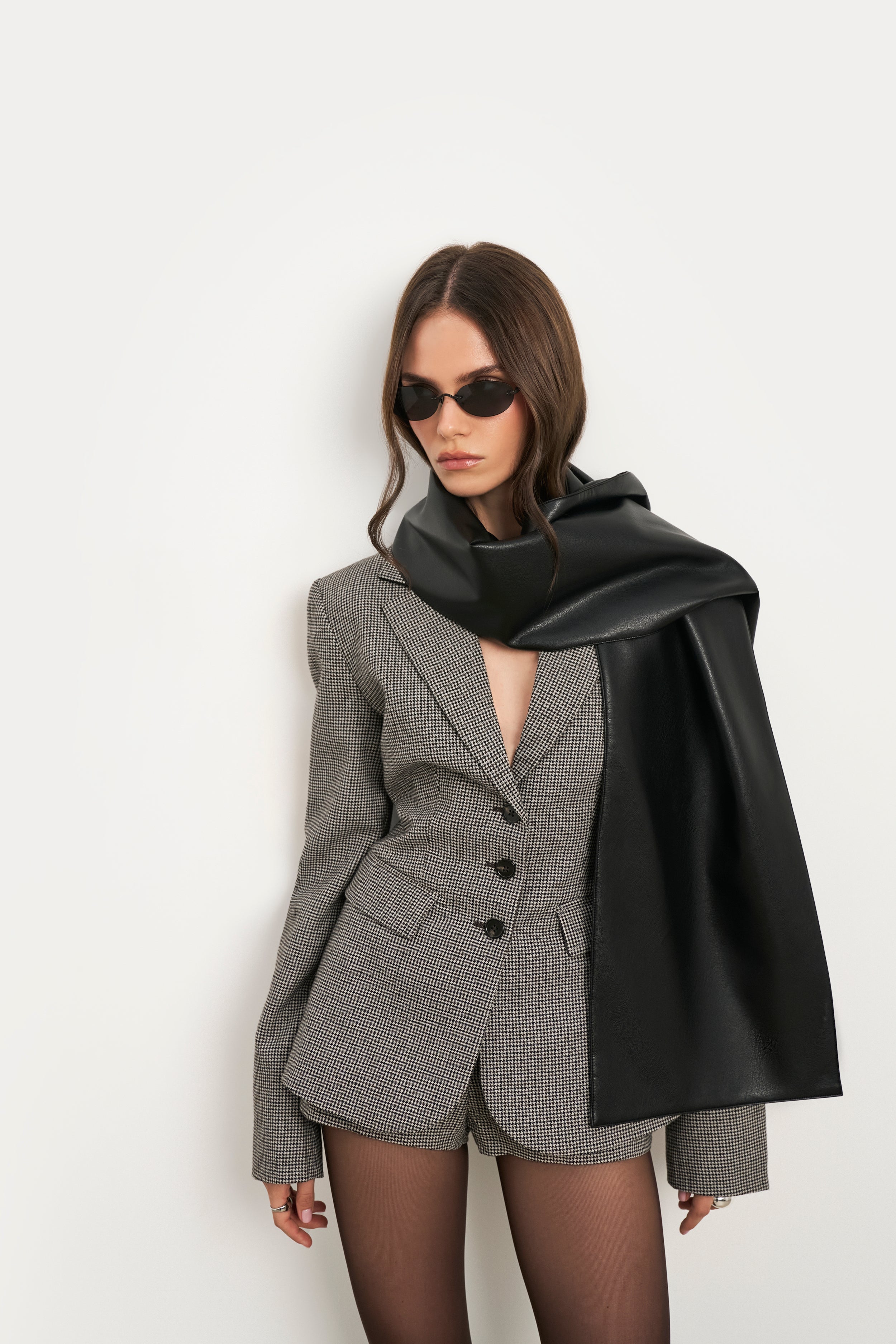 Single Breasted Cinched Waist Blazer - Houndstooth