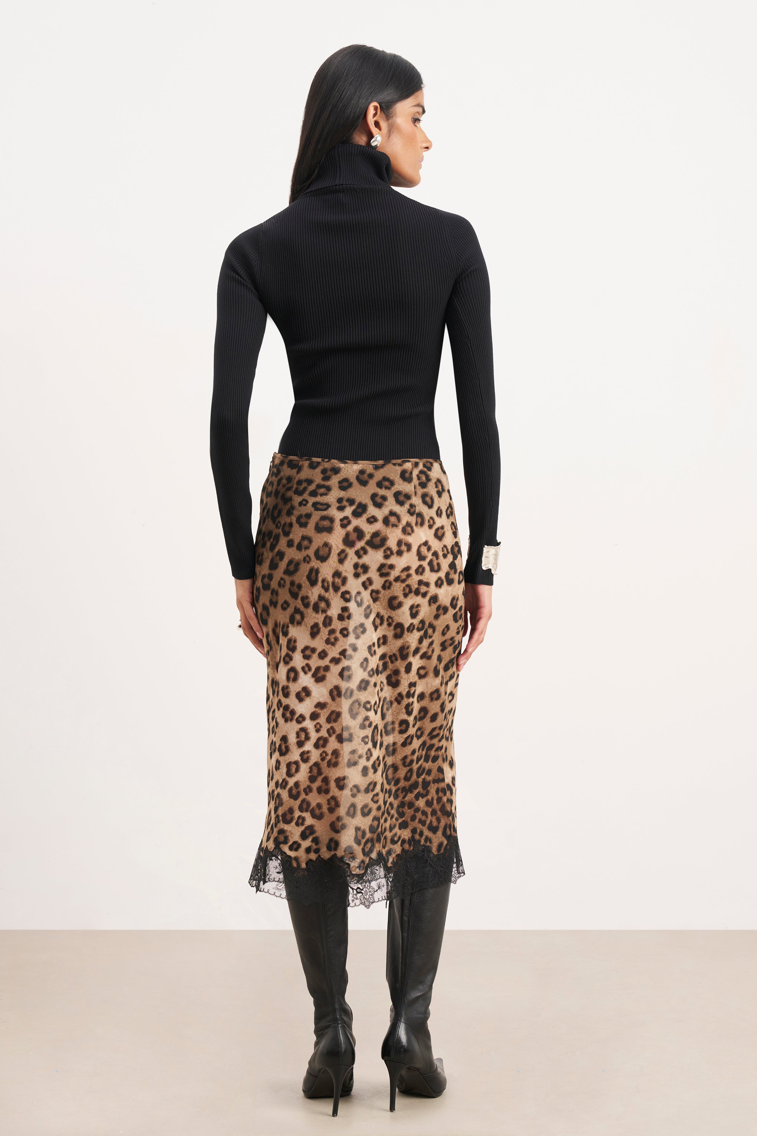 Ribbed Knit Turtleneck Jumper - Black