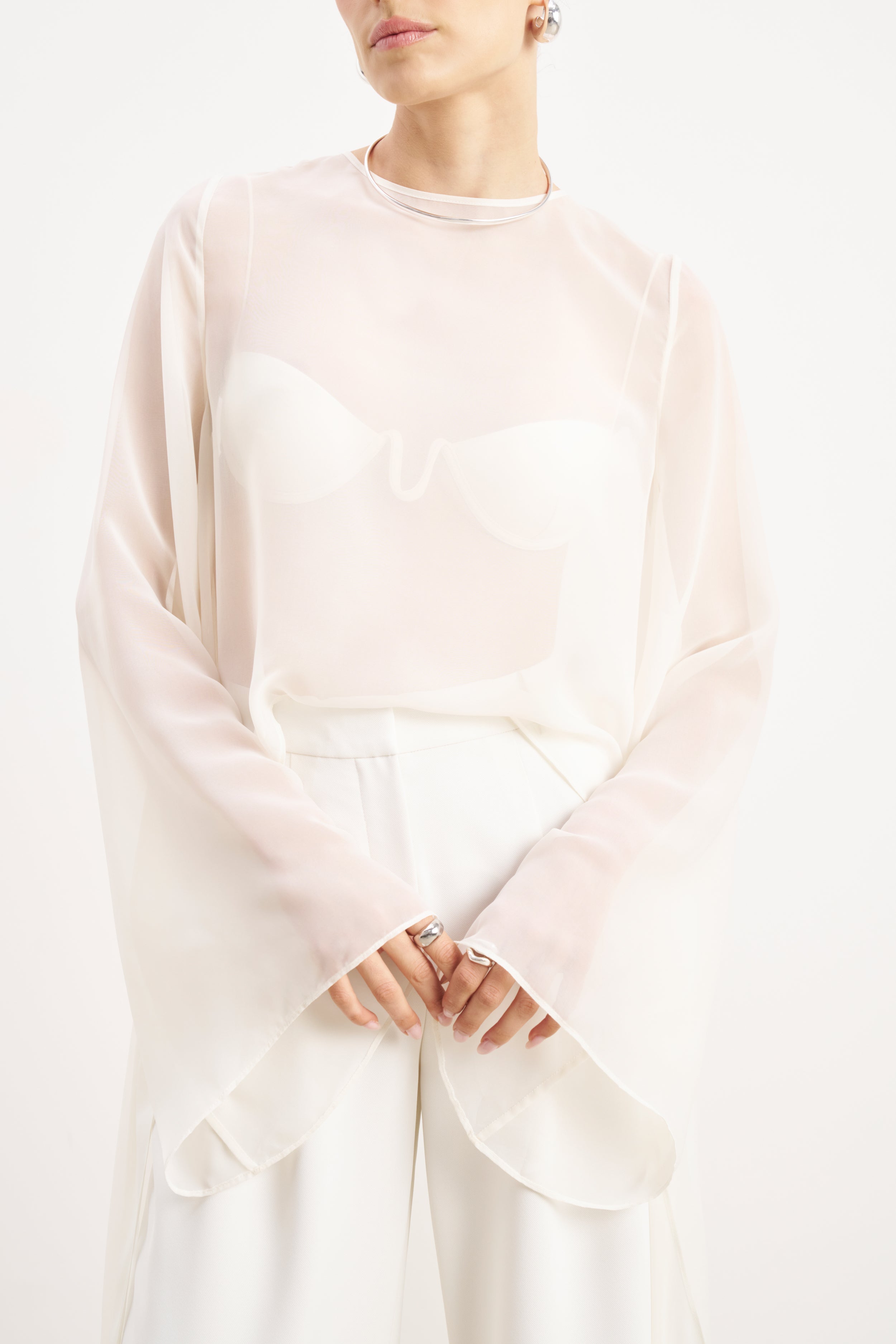 laubeblanc Cape sleeve Chiffon Blouse 白 Cape sleeve Chiffon Blouse – L'AUBE BLANC