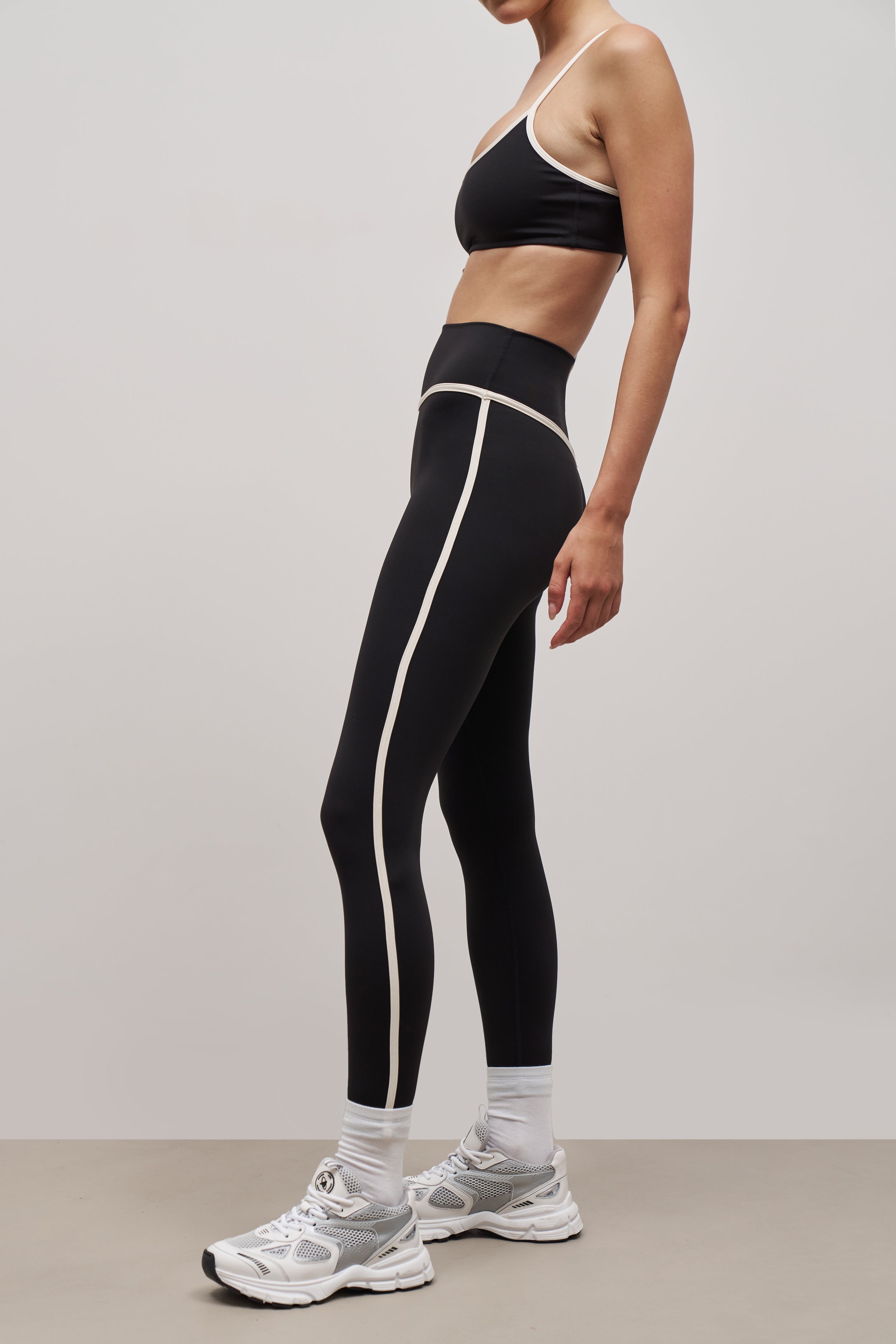 Base Contrast Trim Leggings - Black/Tofu