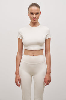 Base Sculpting Cropped T Shirt - Tofu