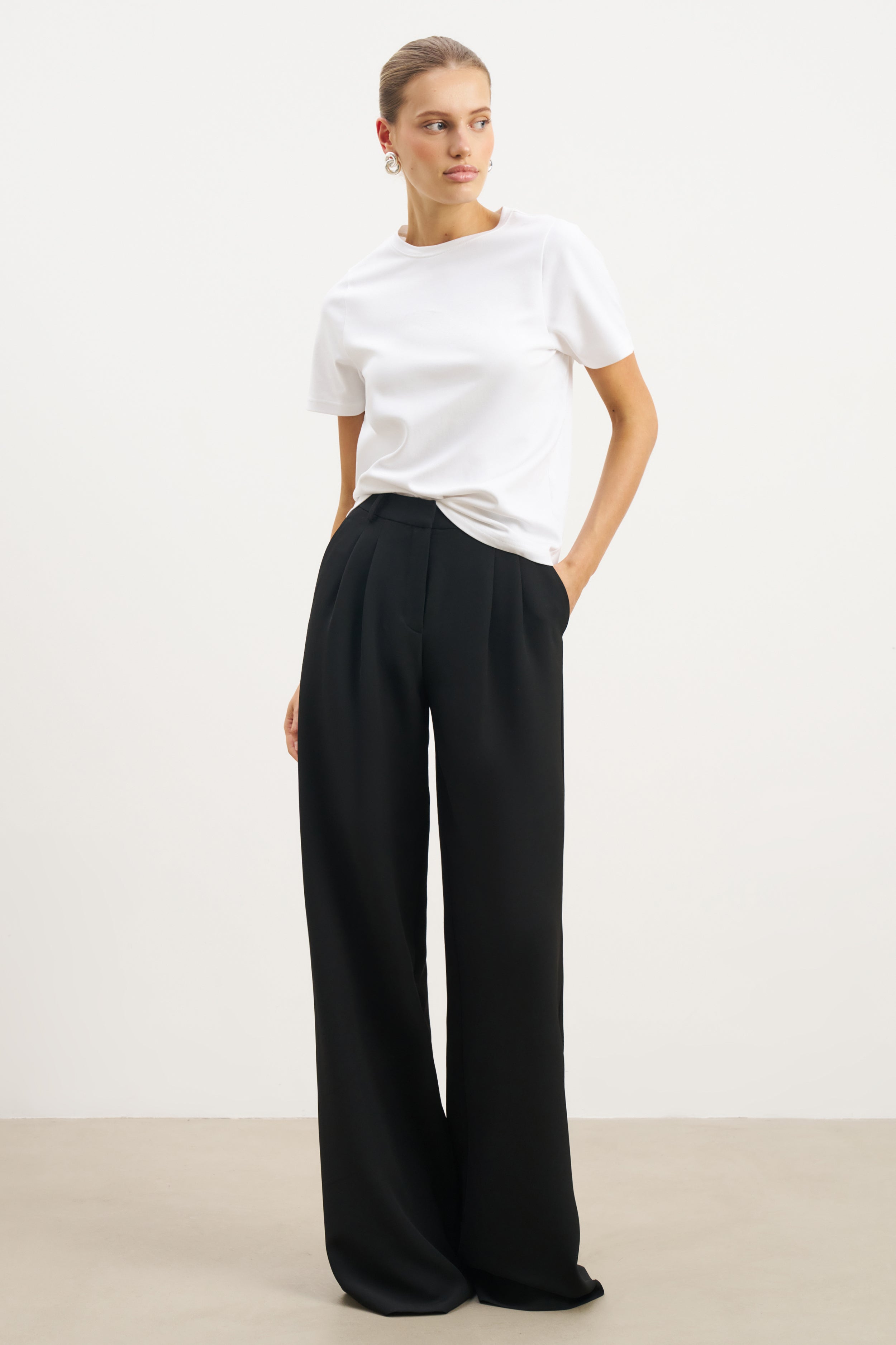 Effortless Pleated Wide Leg Trousers - Black | BOA US