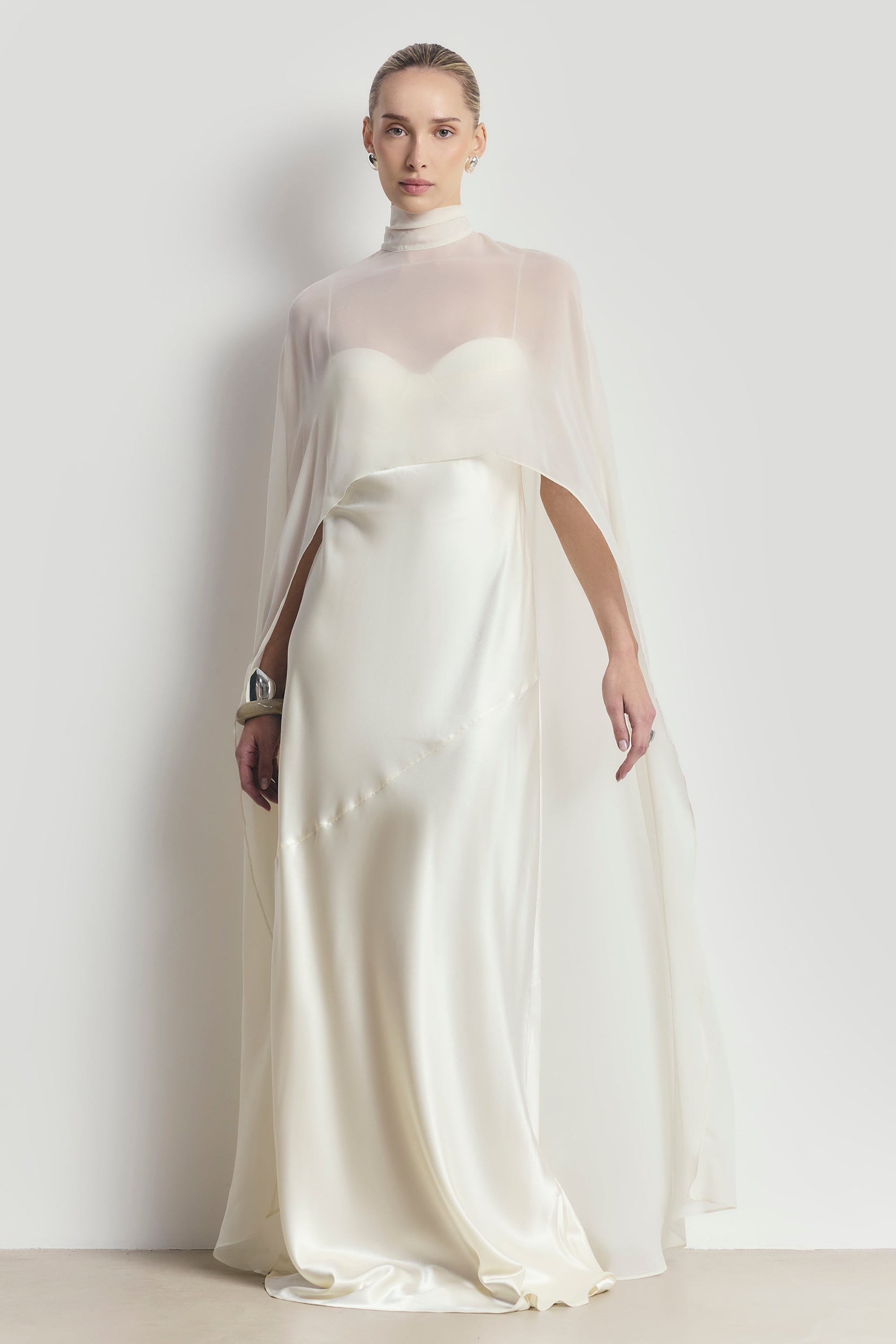 cream dress satin Vestido Maxi de Satn Saisha - Crema