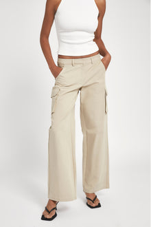 Low Rise Cargo Trousers - Sand